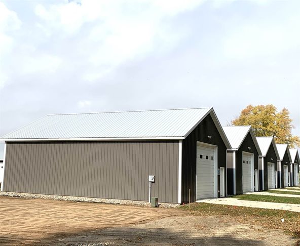 1690 E 700 S, Wolcottville, IN 46795